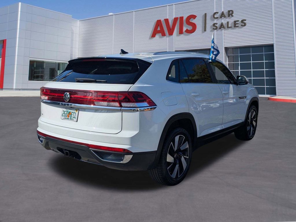 Used 2025 Volkswagen Atlas Cross Sport SE image 6