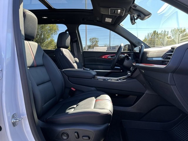 Used 2024 Chevrolet Traverse RS w/ LPO, Floor Liner Package image 8