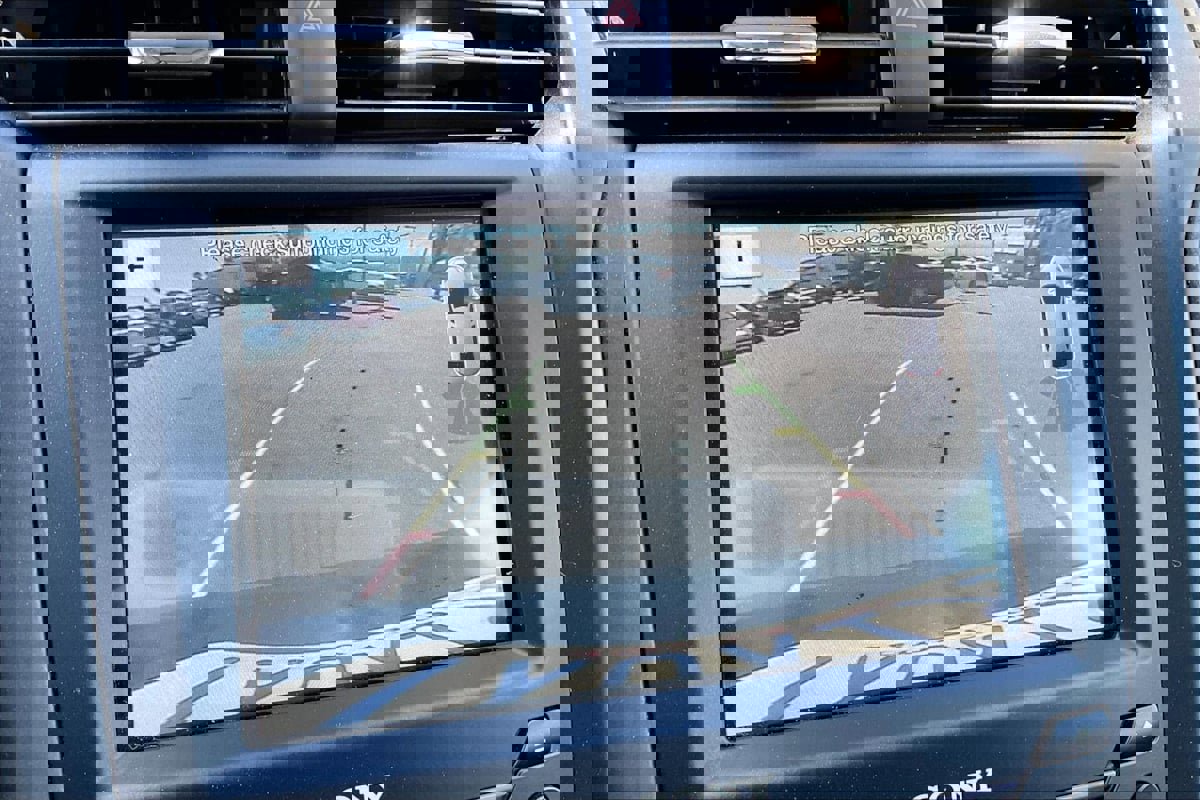 Used 2017 Ford Fusion Energi Titanium FWD image 21