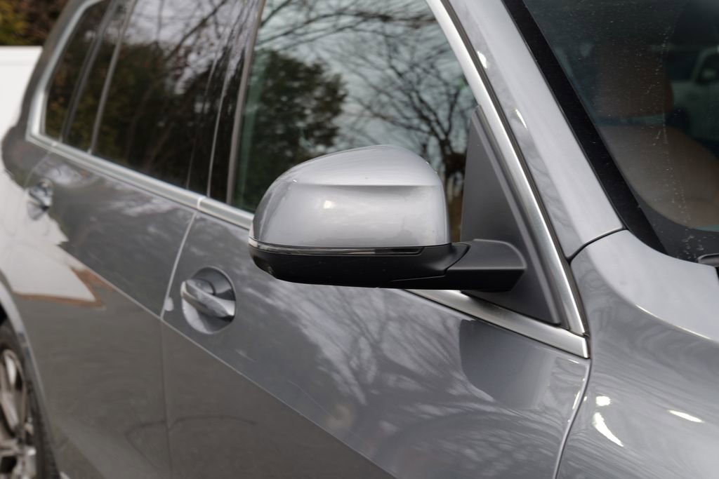 Used 2023 BMW X7 xDrive40i w/ Premium Package image 10