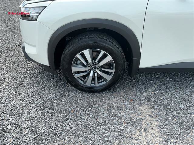 Used 2024 Nissan Pathfinder SL image 8