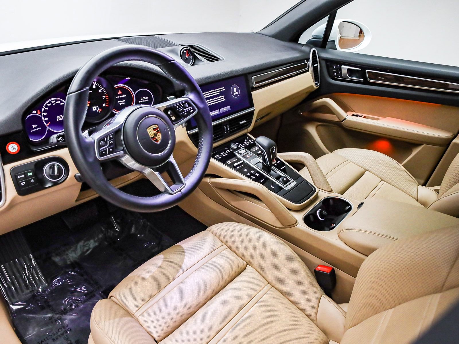 Certified 2022 Porsche Cayenne Platinum Edition image 4