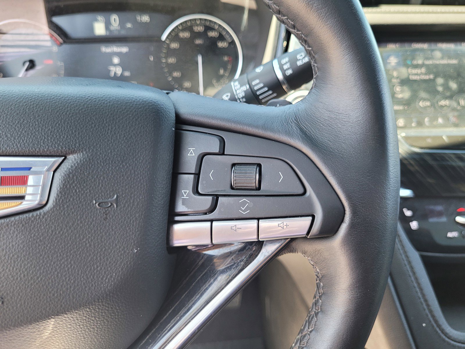 Used 2025 Cadillac XT6 Premium Luxury AWD/4WD image 22
