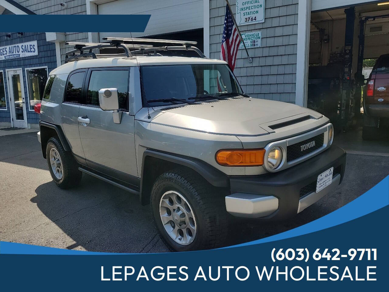 Used 2011 Toyota FJ Cruiser 4WD w/ Convenience Pkg image 1