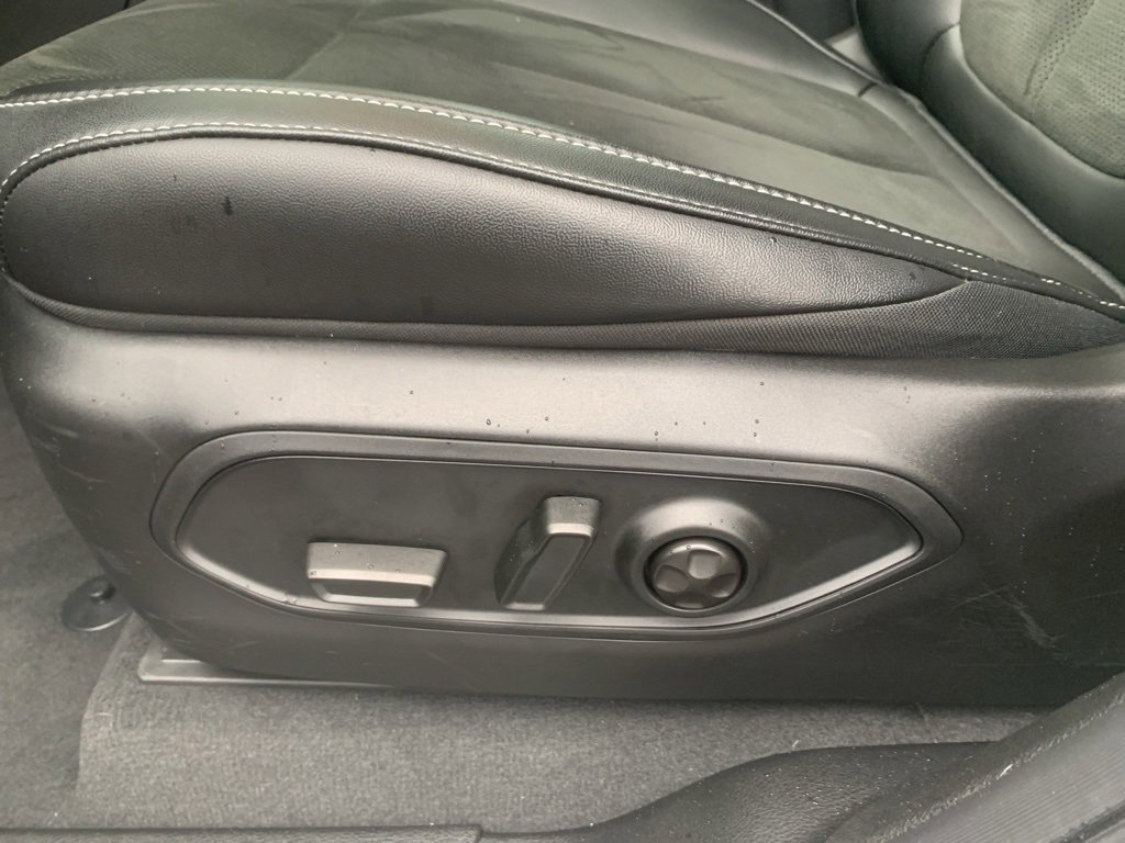 Used 2025 Jeep Grand Cherokee L Altitude image 14