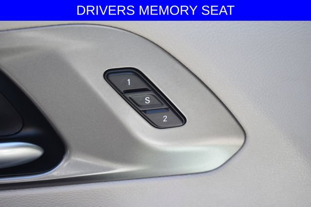 Used 2020 Chrysler Pacifica Touring-L FWD image 5