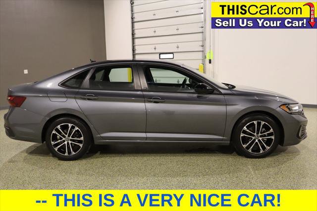 Used 2024 Volkswagen Jetta Sport image 8