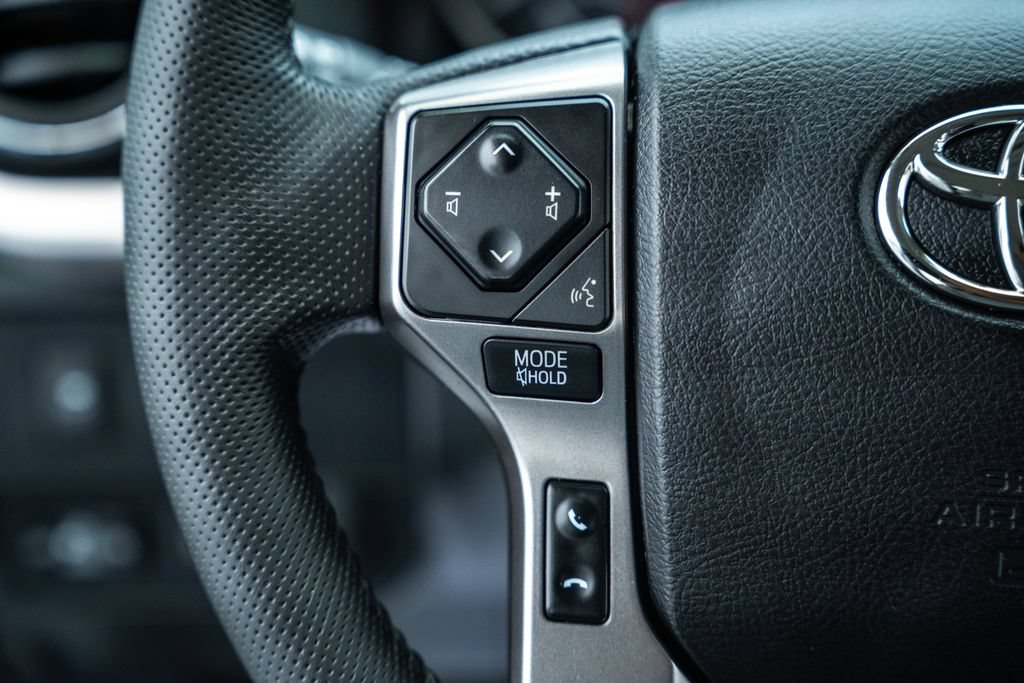 Certified 2022 Toyota Tacoma SR5 AWD/4WD image 29