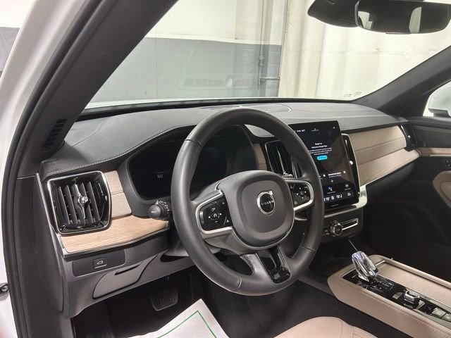 Used 2025 Volvo XC90 B5 Plus AWD/4WD image 11