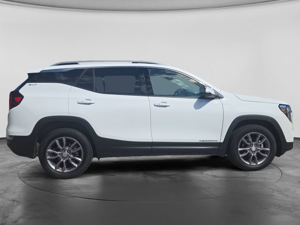 Used 2024 GMC Terrain SLT AWD/4WD image 12