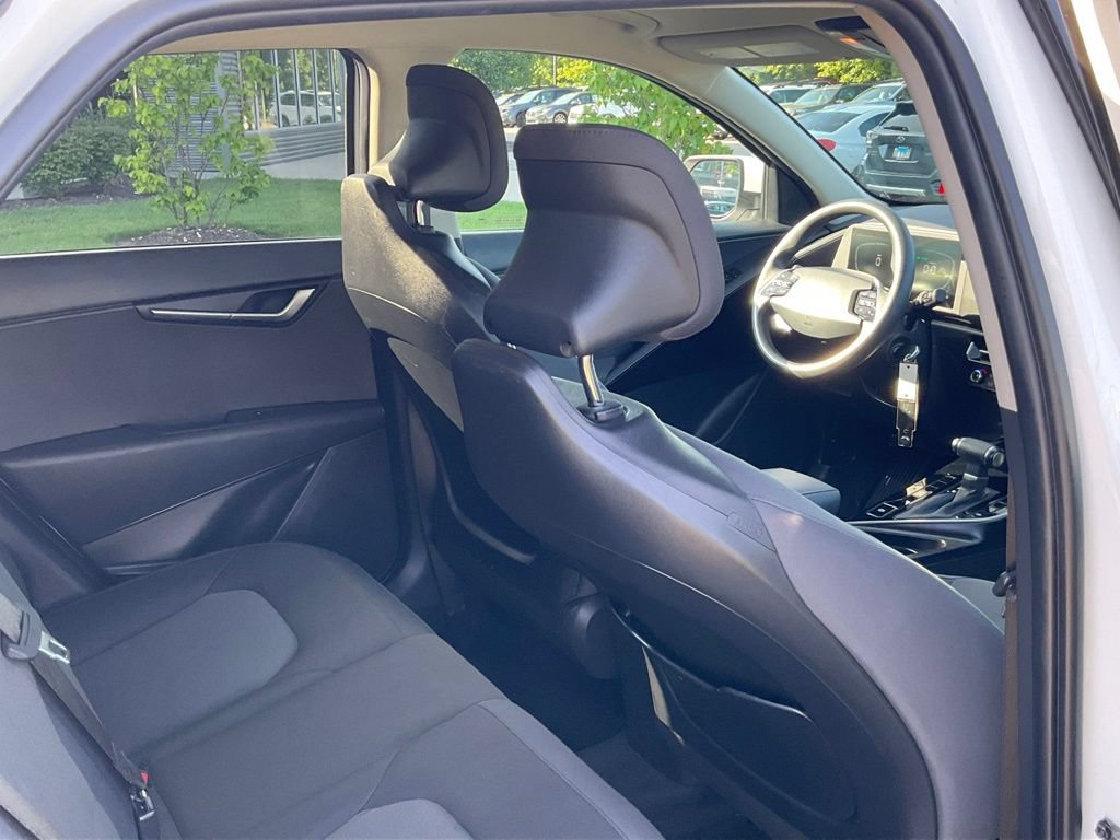Used 2025 Kia Niro LX FWD image 14