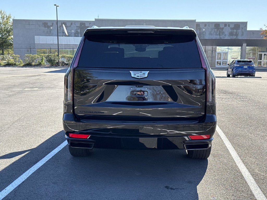 Used 2023 Cadillac Escalade Sport Platinum w/ LPO, ONYX Package AWD/4WD image 23