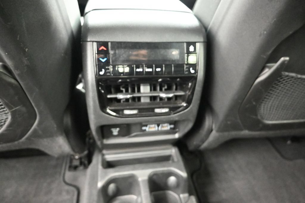 Used 2024 Jeep Grand Cherokee L Limited w/ Black Appearance Package RWD image 14