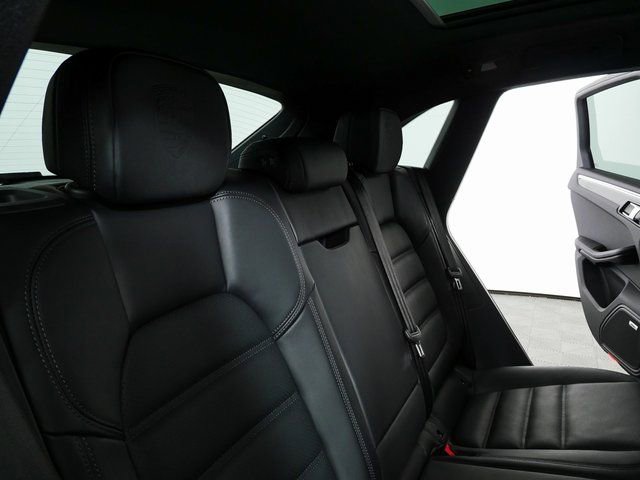 New 2026 Porsche Macan image 24
