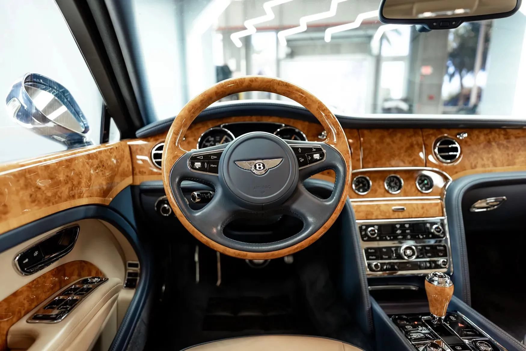 Used 2011 Bentley Mulsanne RWD image 13