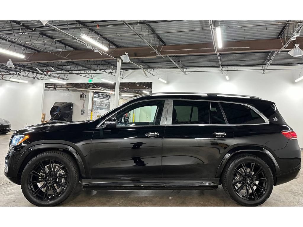Used 2023 Mercedes-Benz Maybach GLS 600 4MATIC image 9