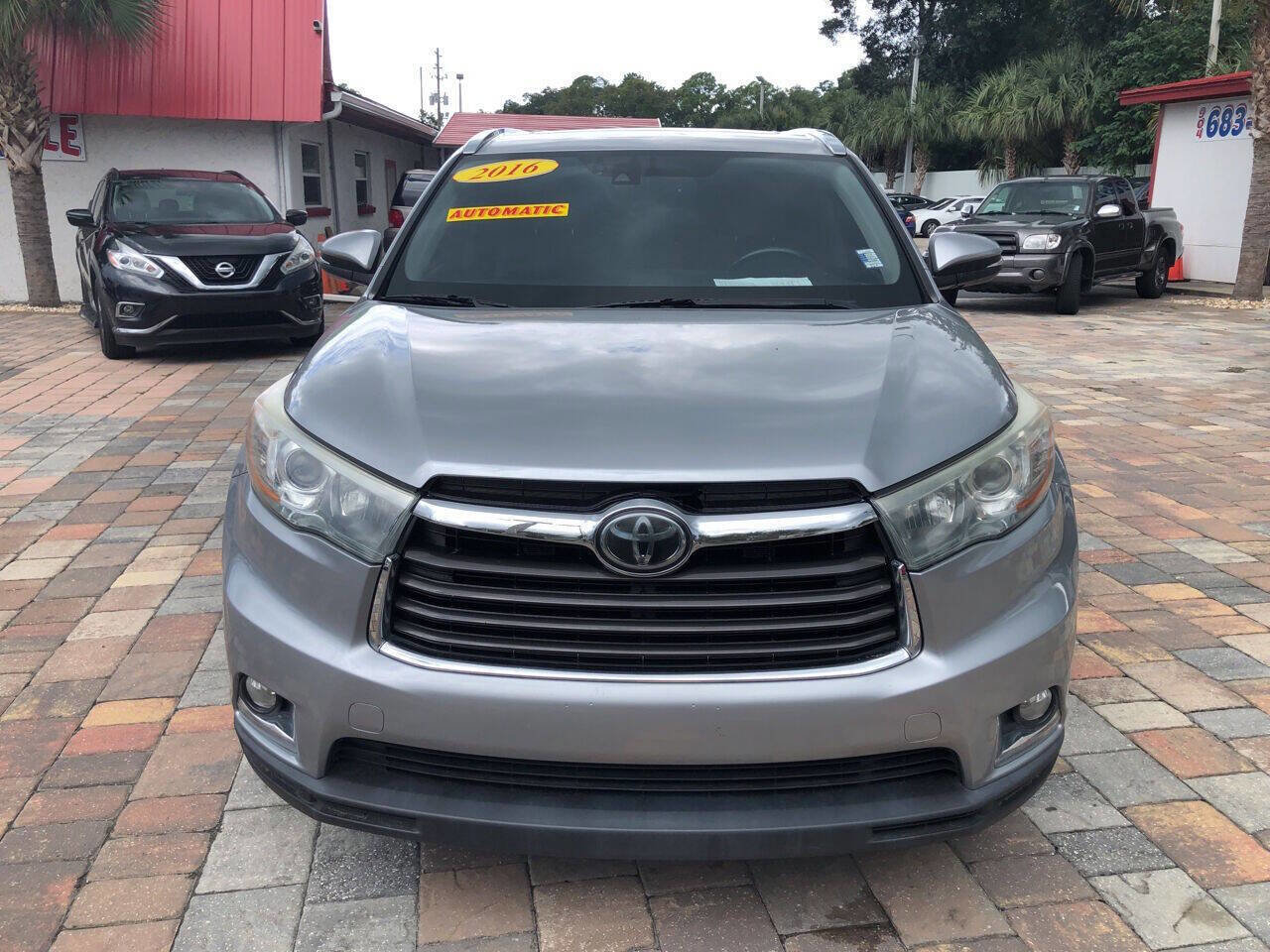 Used 2016 Toyota Highlander Limited image 2