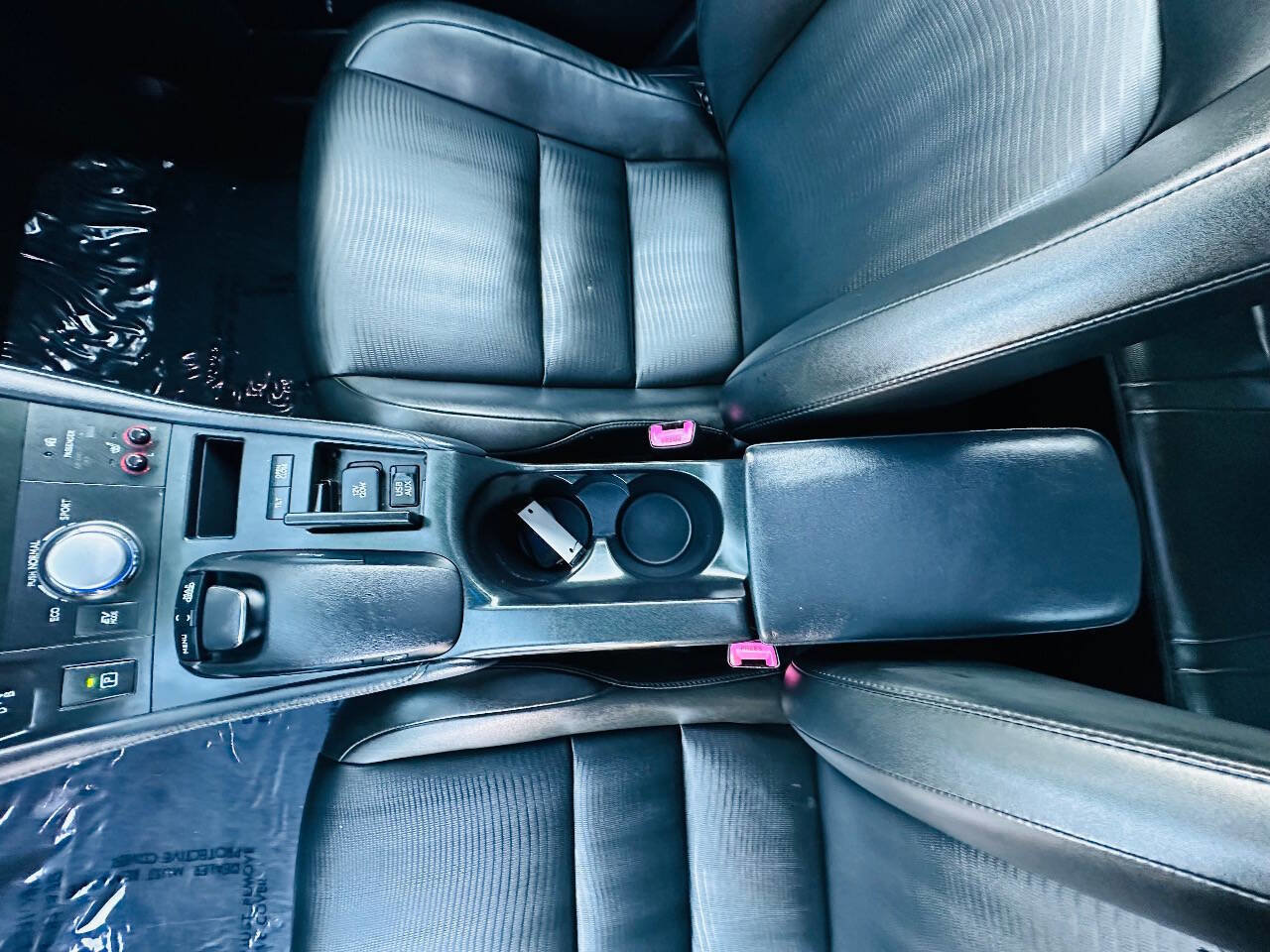 Used 2011 Lexus CT 200h Premium image 16