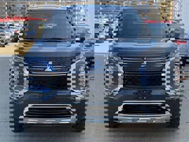 Used 2024 Mitsubishi Outlander SE image 8