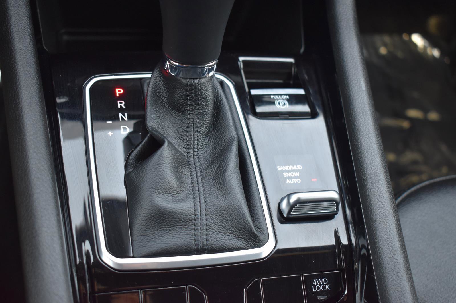 Used 2025 Jeep Compass Limited image 11