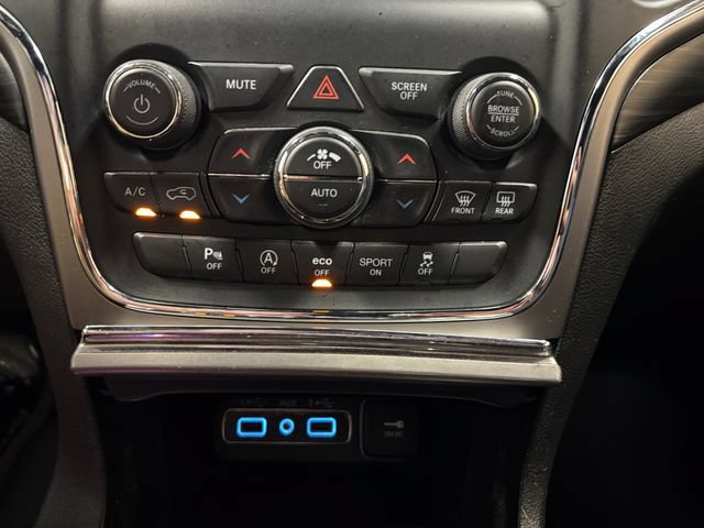 Used 2021 Jeep Grand Cherokee Laredo AWD/4WD image 21