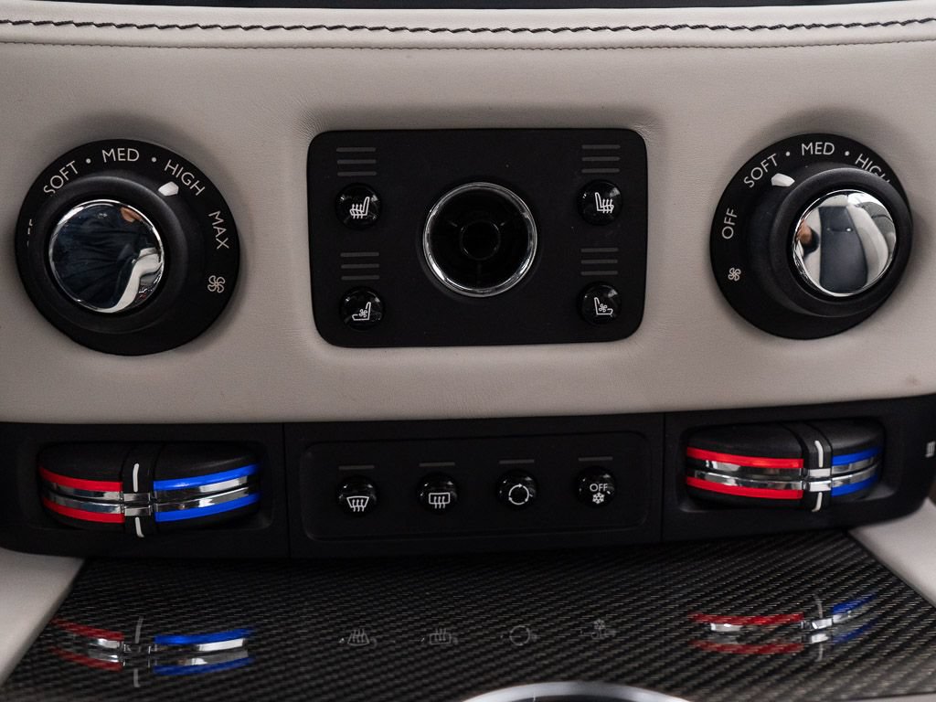 Certified 2018 Rolls-Royce Dawn RWD image 42