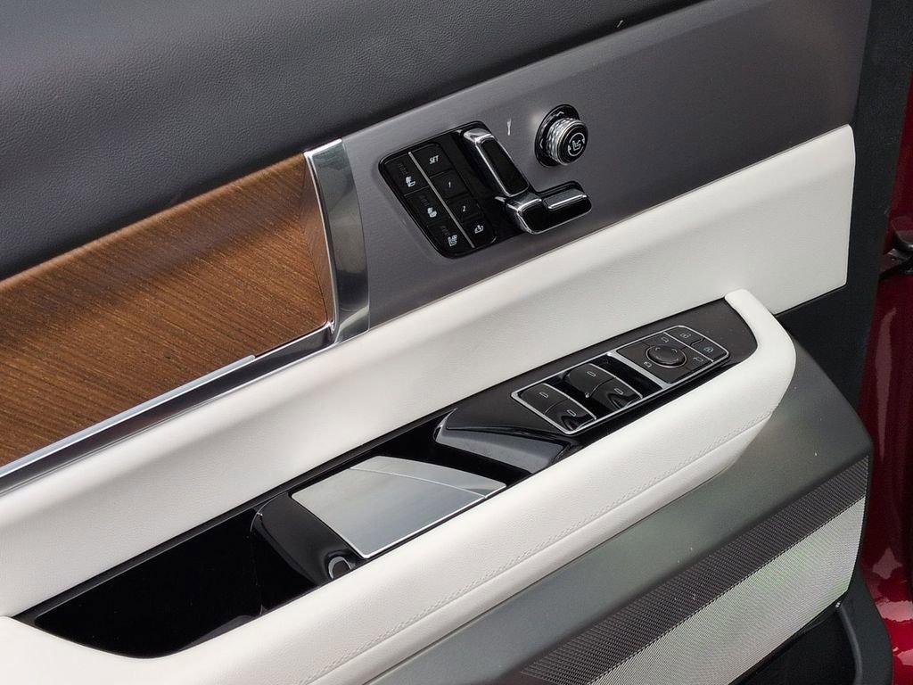 Certified 2026 Cadillac Vistiq Sport image 26