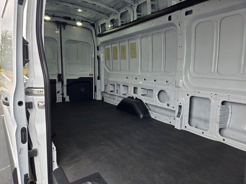 New 2026 Ford Transit 350 148 High Roof Extended RWD image 9