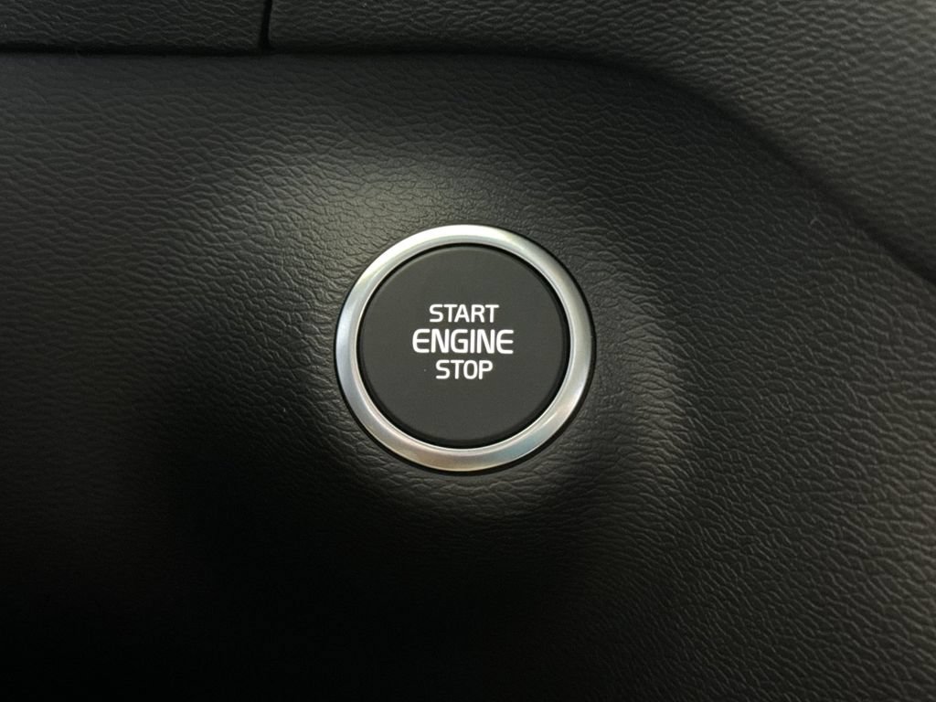 New 2026 Volvo XC40 B5 Plus w/ Climate Package AWD/4WD image 22