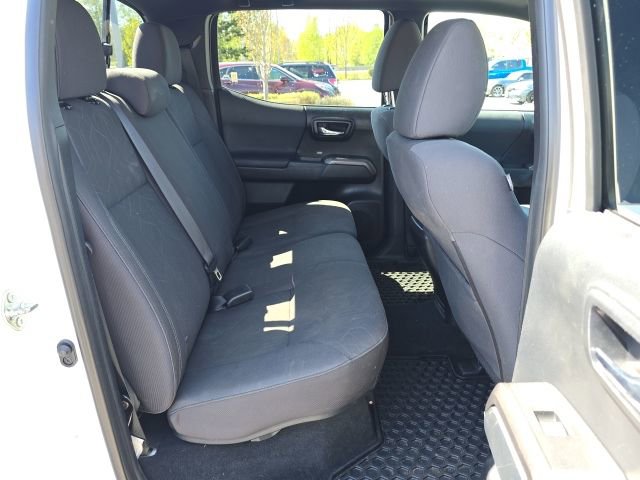 Used 2016 Toyota Tacoma TRD Sport w/ Premium & Technology Package AWD/4WD image 40