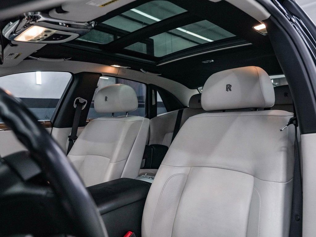 Used 2011 Rolls-Royce Ghost image 45