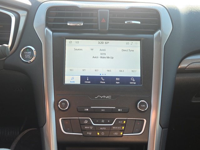 Used 2020 Ford Fusion SE FWD image 24