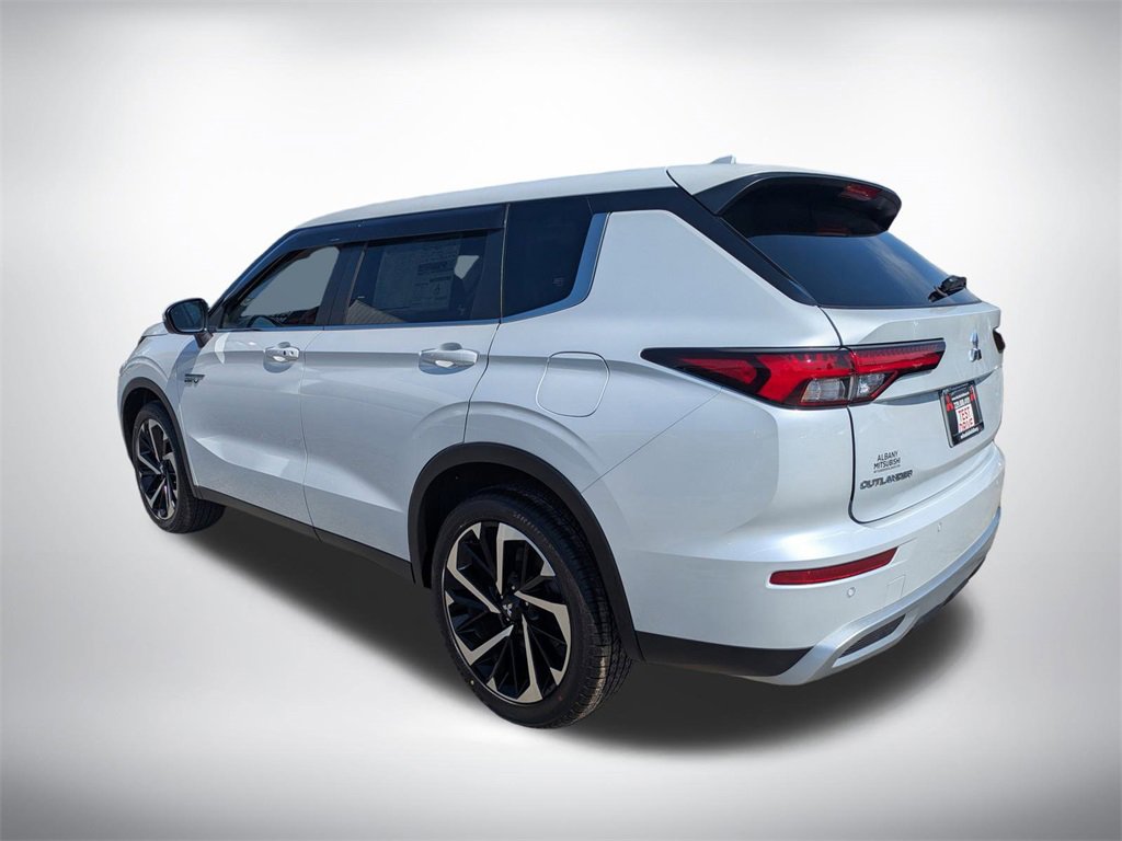 New 2025 Mitsubishi Outlander SE image 5