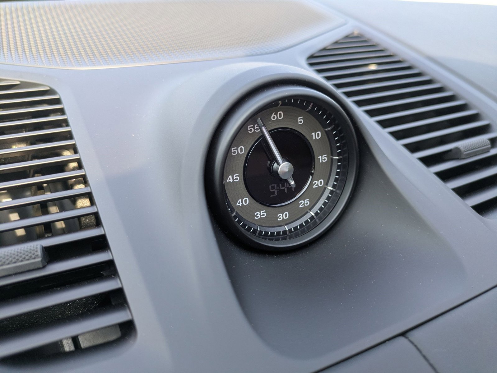 New 2025 Porsche Cayenne Turbo image 21