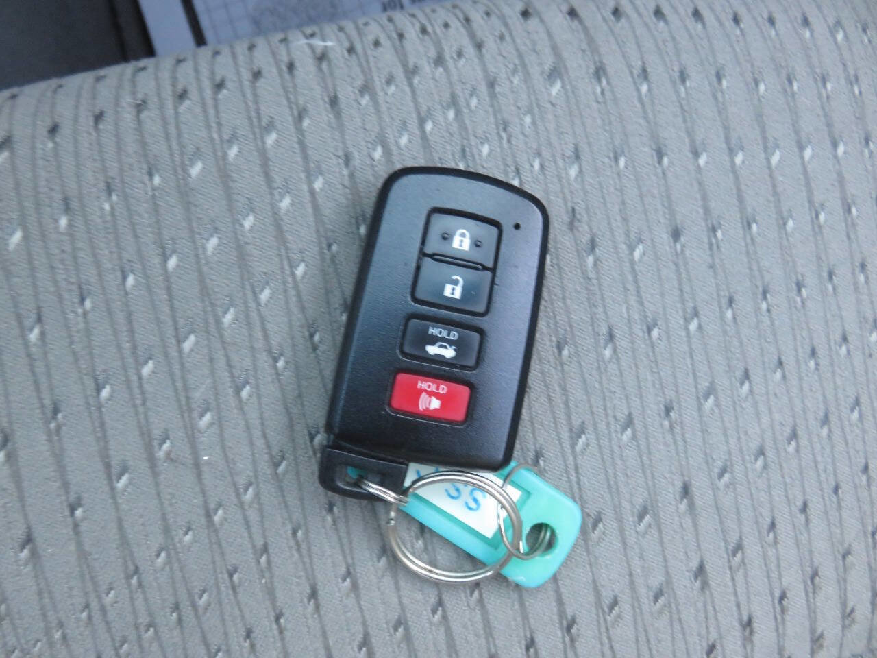 Used 2012 Toyota Camry LE image 34