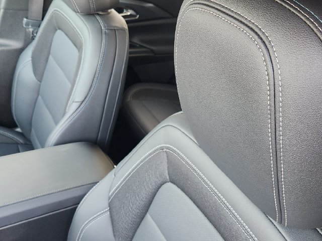 Used 2024 Chevrolet Equinox EV LT AWD/4WD image 19