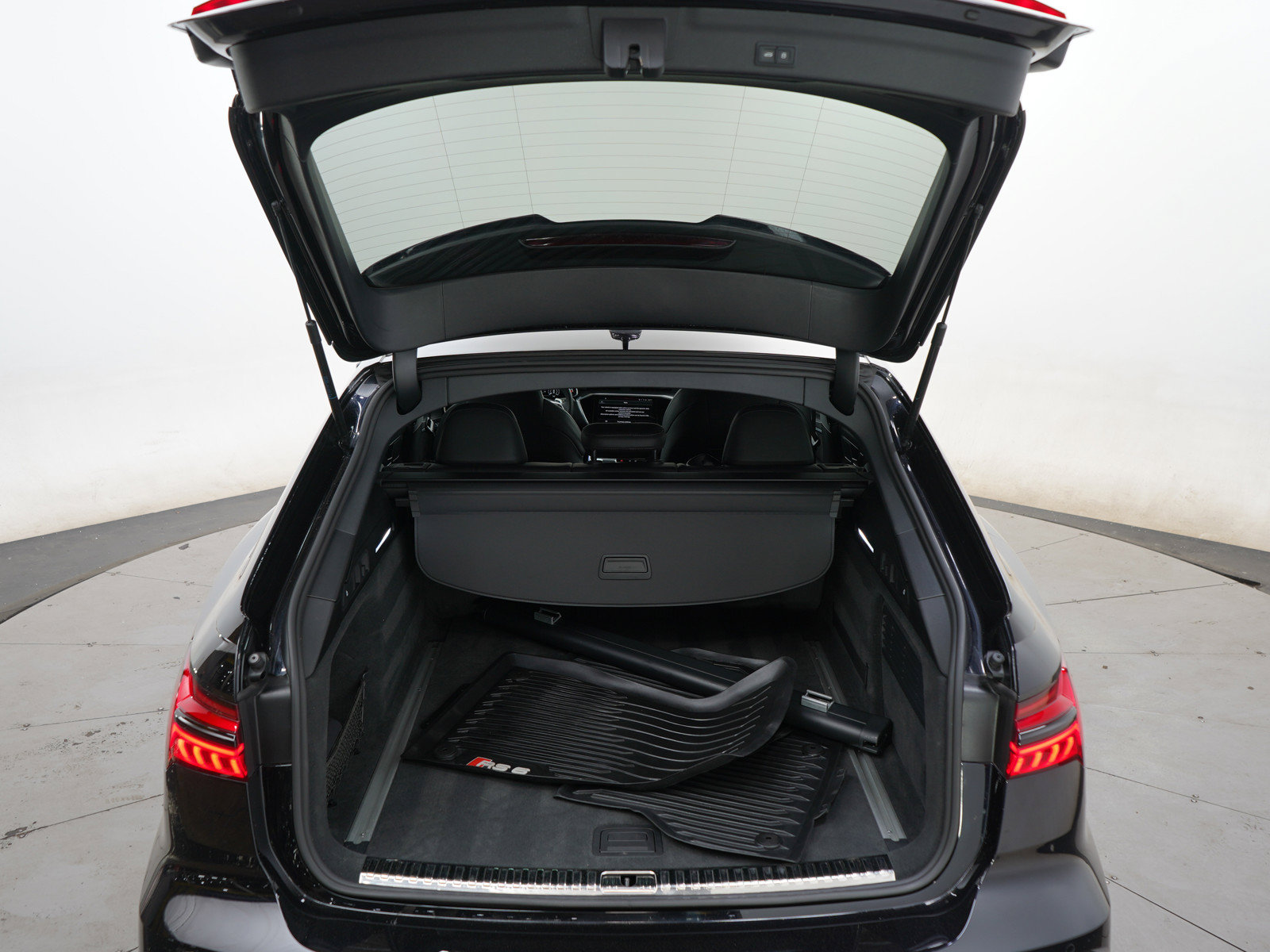 Used 2021 Audi RS 6 AWD/4WD image 14