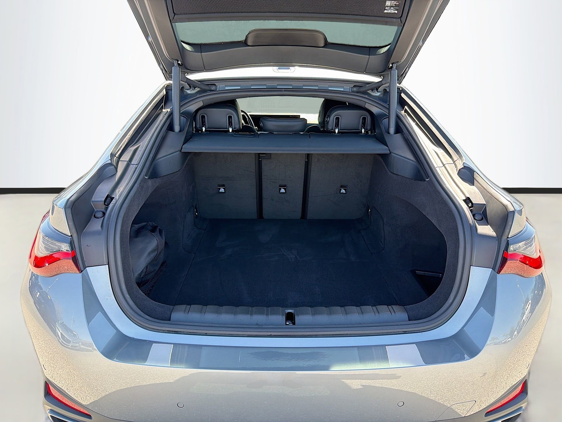 Used 2025 BMW i4 eDrive40 w/ Premium Package image 13