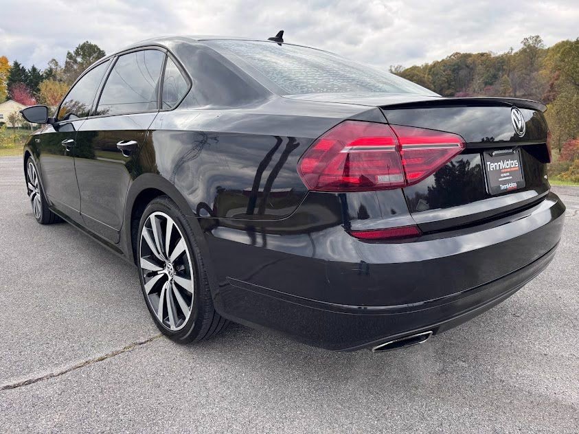 Used 2018 Volkswagen Passat 3.6 image 36