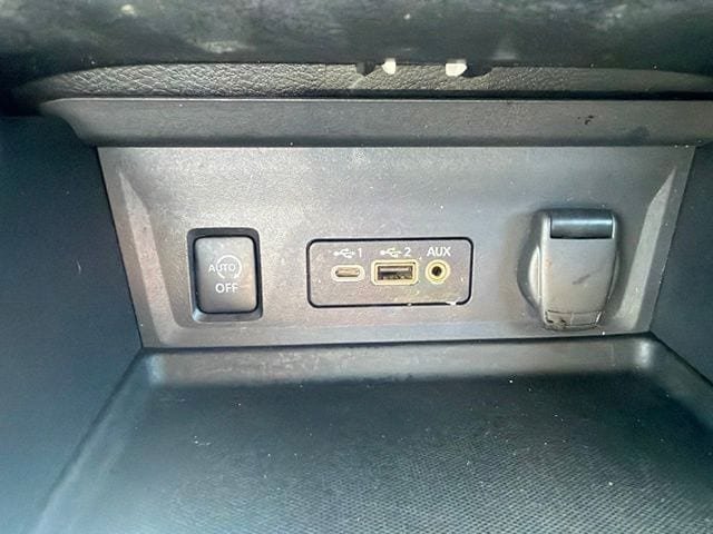 Used 2024 Nissan Sentra SV FWD image 18