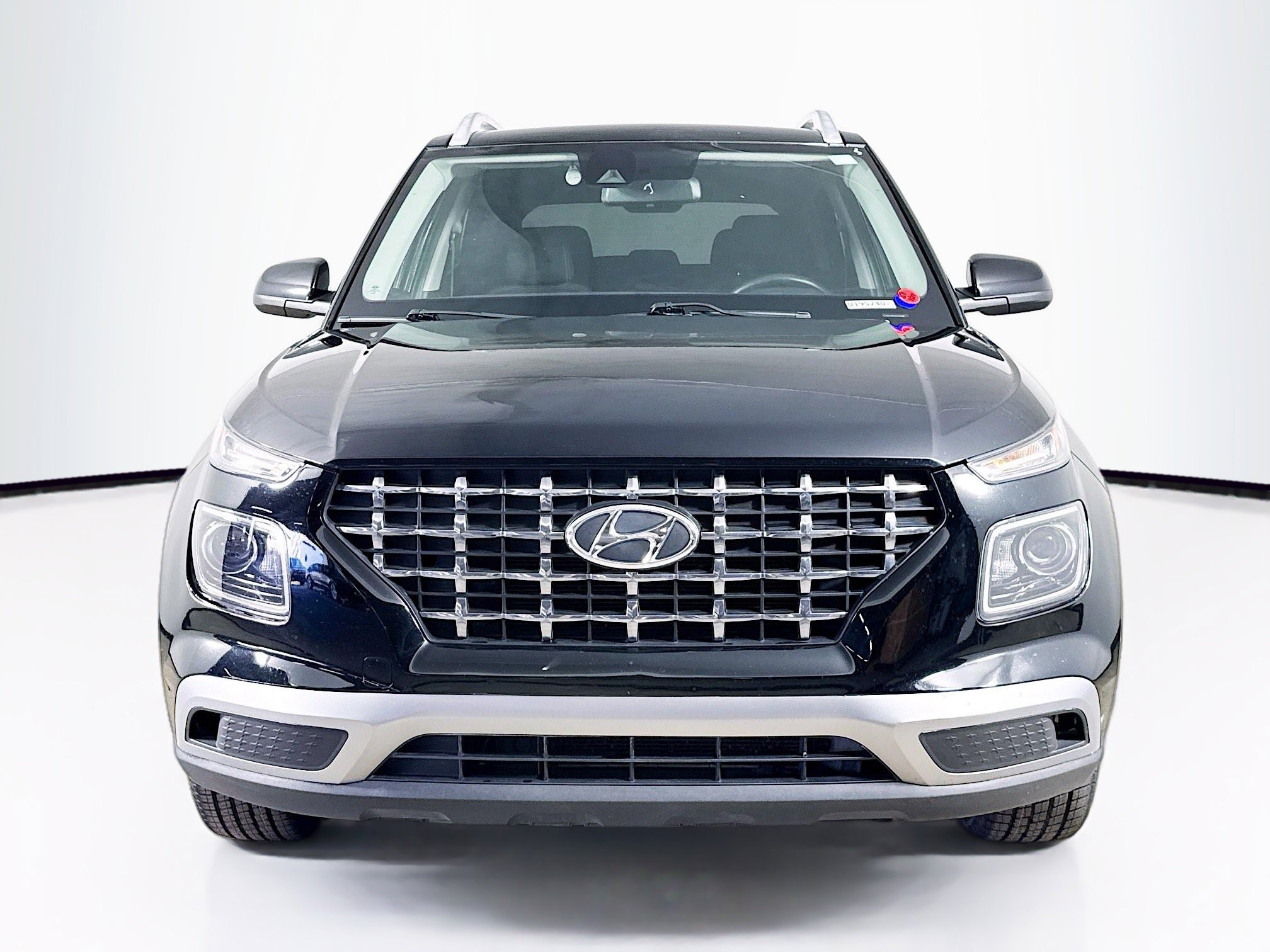 Used 2022 Hyundai Venue SEL w/ Cargo Package image 3