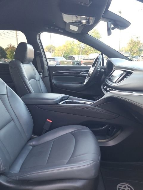 Used 2023 Buick Enclave Essence image 20