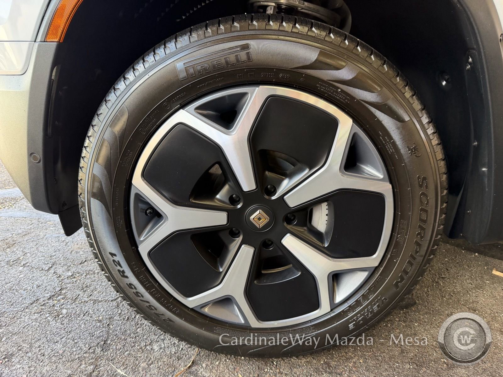 Used 2024 Rivian R1S Adventure AWD/4WD image 6