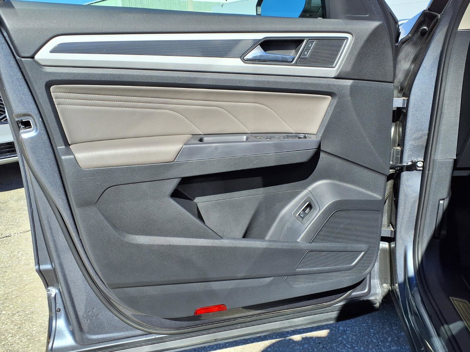 Used 2021 Volkswagen Atlas SEL R-Line image 24