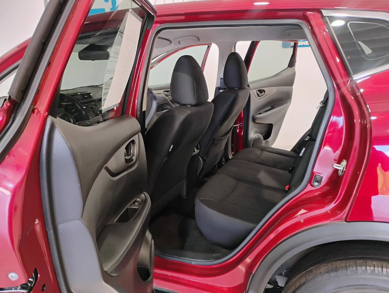 Used 2020 Nissan Rogue Sport S w/ Appearance Package FWD image 38