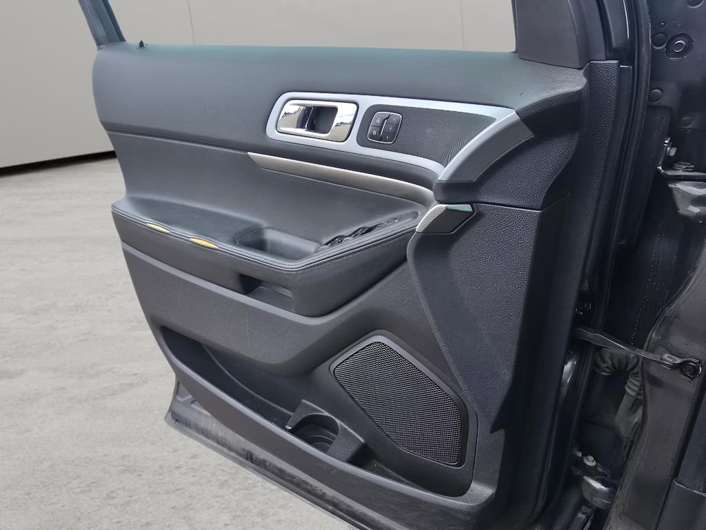 Used 2015 Ford Explorer Sport w/ Equipment Group 401A AWD/4WD image 15