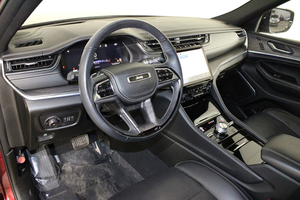 Used 2023 Jeep Grand Cherokee L Overland w/ Advanced Protech Group III image 27