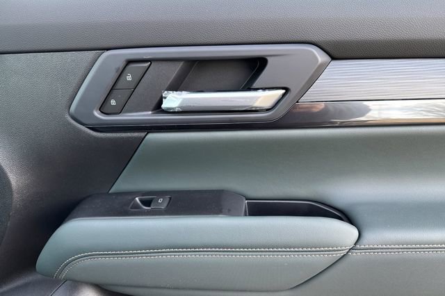 New 2026 GMC Terrain AT4 w/ LPO, Floor Liner Package image 20
