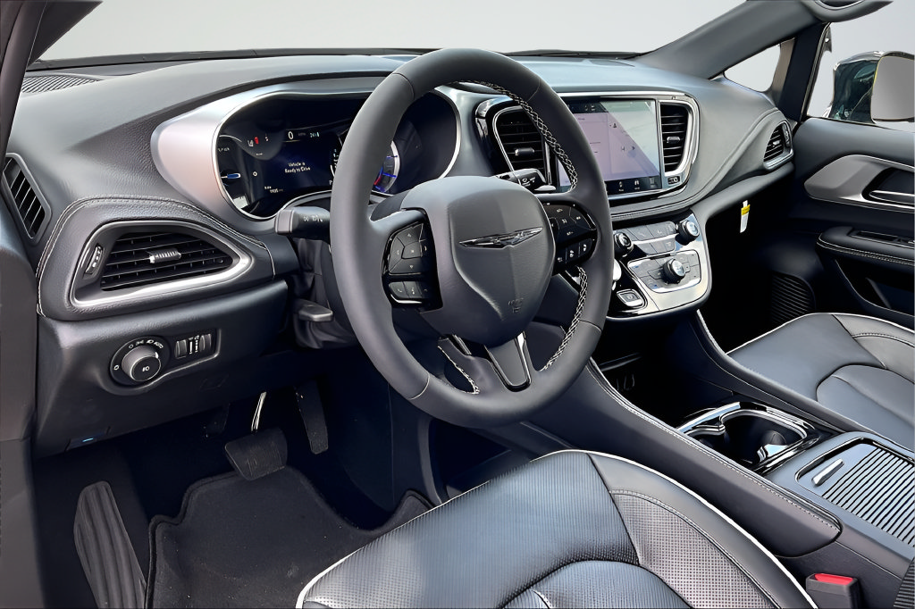 New 2025 Chrysler Pacifica Premium FWD image 6
