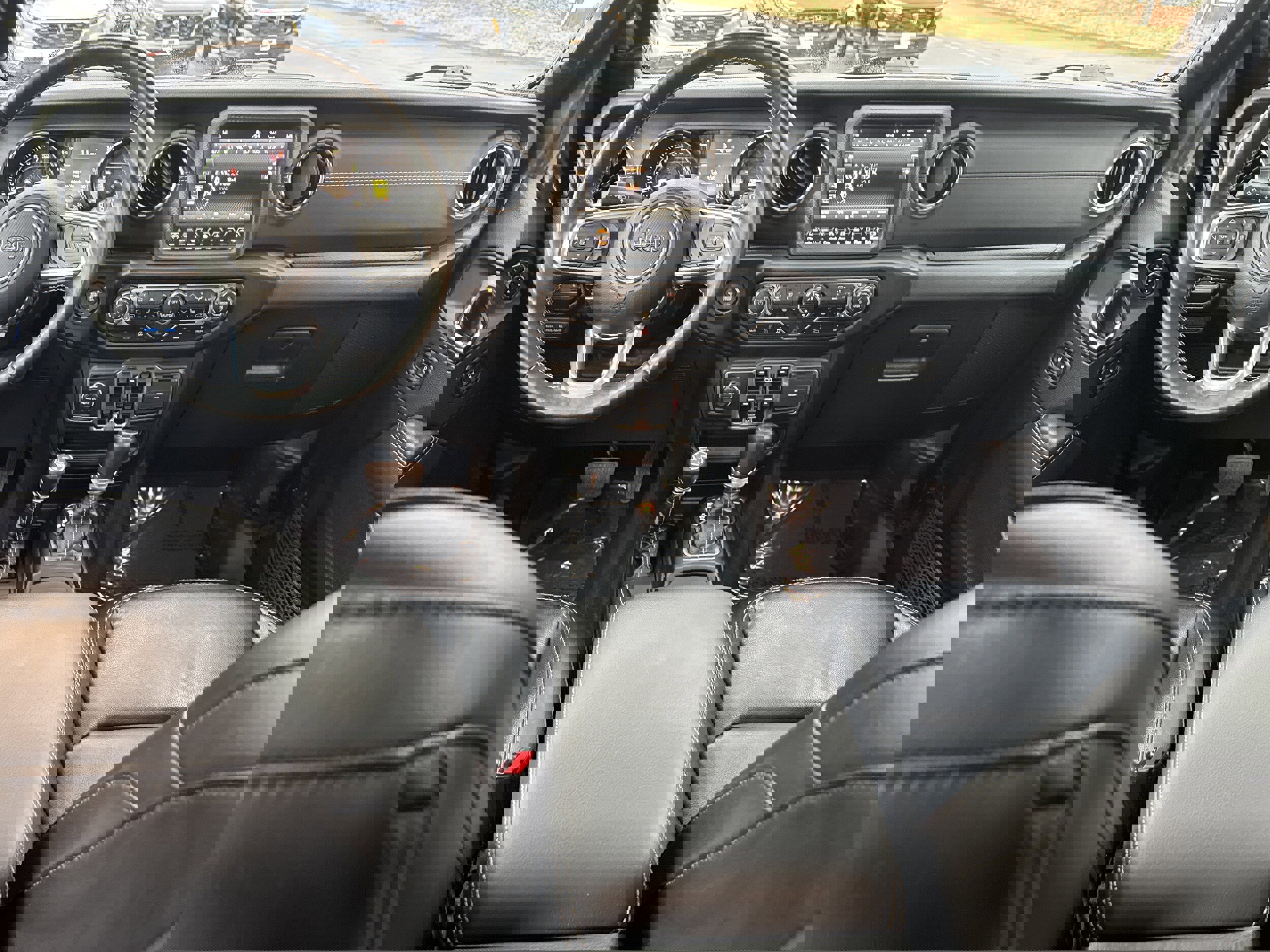 Used 2023 Jeep Wrangler Sahara w/ Cold Weather Group image 14